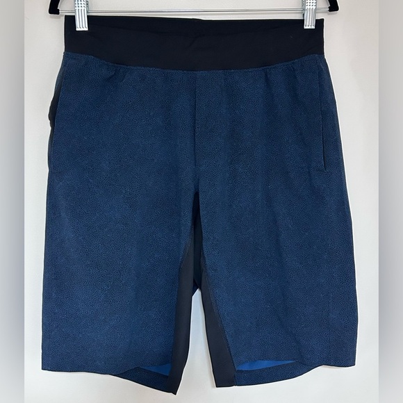 Men’s Lululemon 11” Blue and Black Drawstring Waist Athletic Shorts Size Medium - Picture 1 of 5
